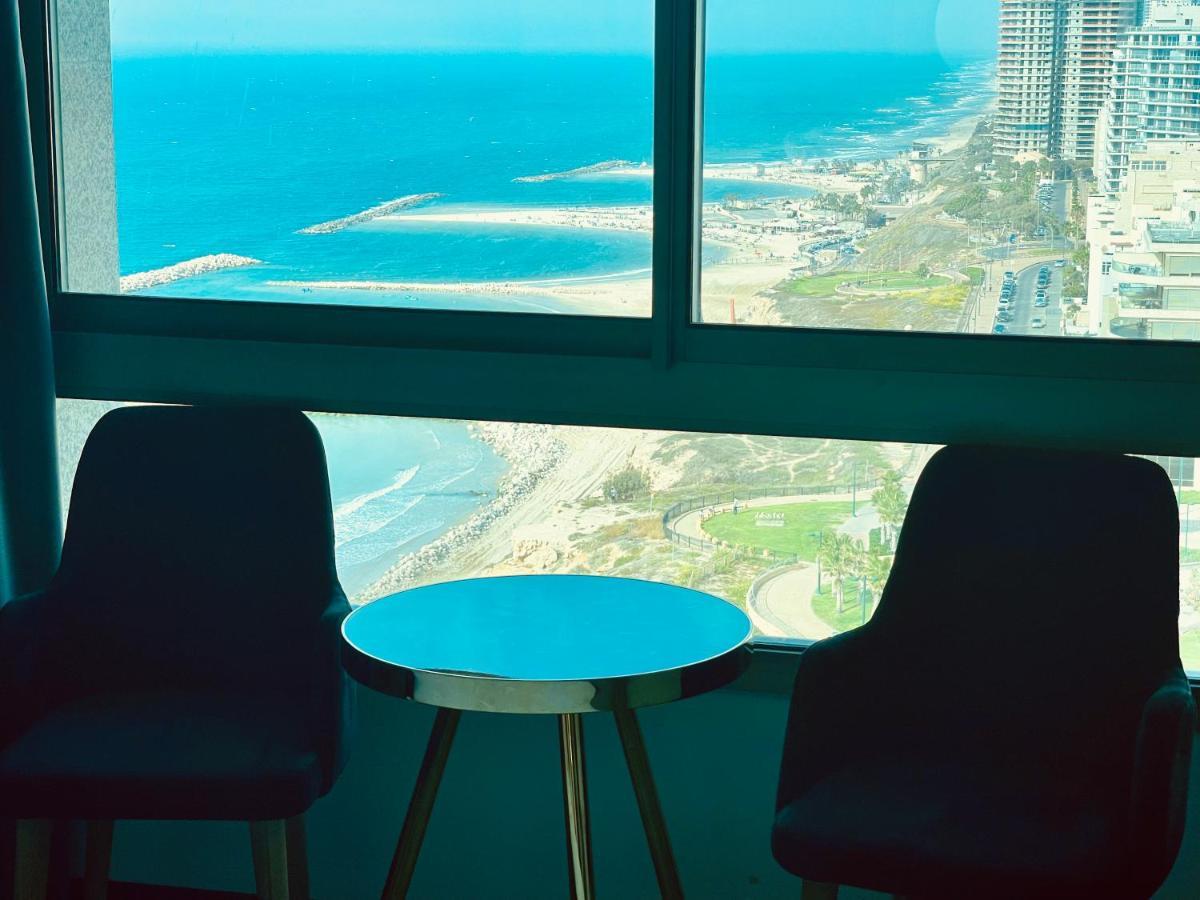 C Tower Apartments Netanja Exteriér fotografie